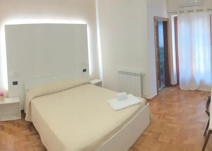 Alojamento de Acomodação e Pequeno-almoço Rhegium Palace 3*