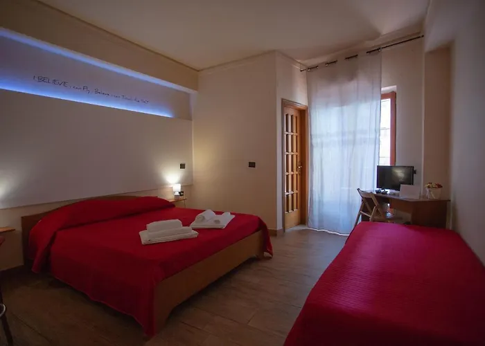 Alojamento de Acomodação e Pequeno-almoço Rhegium Palace 3*